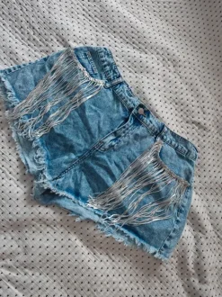 Joustavat glittershortsit