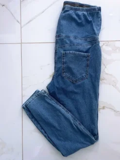 Joustavat äitiys farkkulegginsit