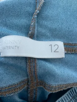 Joustavat äitiys farkkulegginsit