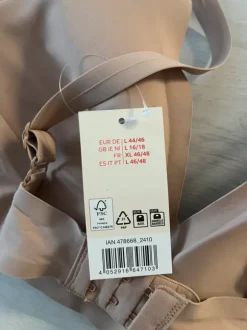 Kaarituettomat rintaliivit