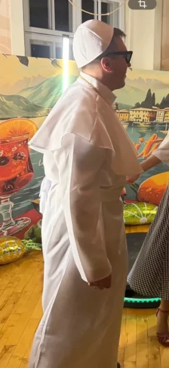 Karnawałowy strój papieża