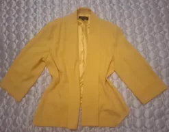 Keltainen jakku + housut puku. Ellen Tracy. Koko 36