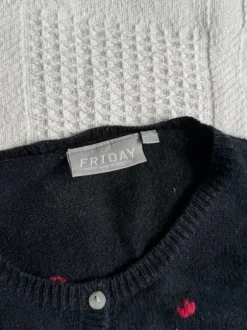 Kirjailtu villapaita