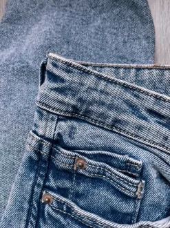 Korkeavyötäröiset farkut