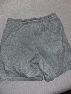 Korkeavyötäröiset Nike college shortsit