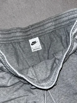 Korkeavyötäröiset Nike college shortsit