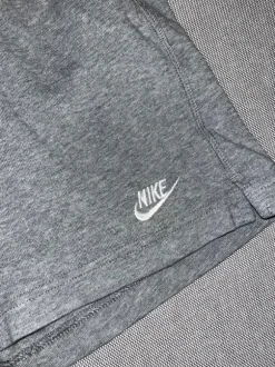 Korkeavyötäröiset Nike college shortsit