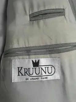 Kruunu Pukine harmaa puku