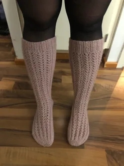 Käsintehdyt pitkät villasukat koko 38-39