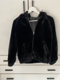 Kurtka futerko czarna