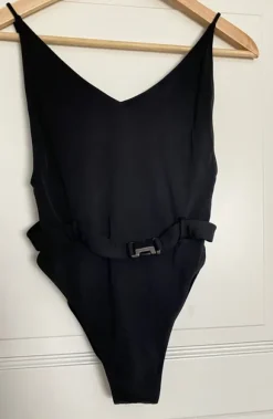 Käyttämätön uimapuku