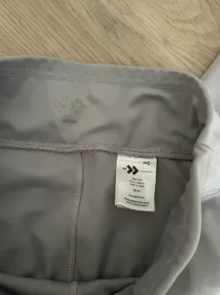 Lager 157 leveälahkeiset urheilutrikoot