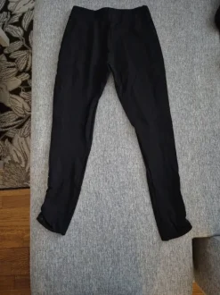 Leggingsit nyöreillä