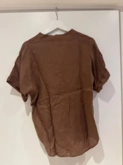 Lene Sandin ruskea pellava-asu