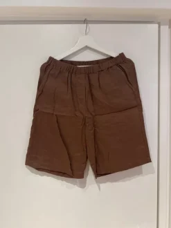 Lene Sandin ruskea pellava-asu