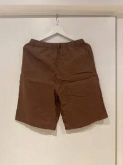 Lene Sandin ruskea pellava-asu