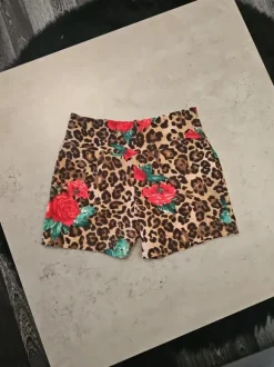 Leopardi shortsit