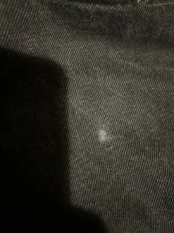 Leveän malliset farkut