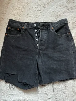 Levis 501 farkkushortsit