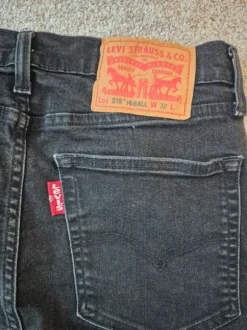 Levi's 519 mustat miesten farkut W32