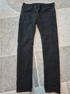 Levi's 519 mustat miesten farkut W32