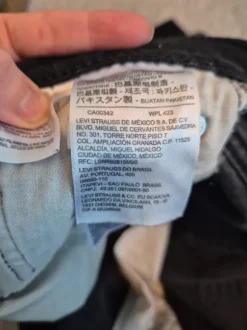 Levi's 519 mustat miesten farkut W32