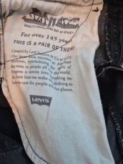 Levi's 519 mustat miesten farkut W32