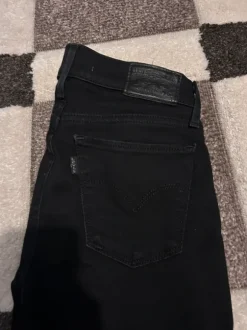 Levi’s 710 super skinny farkut