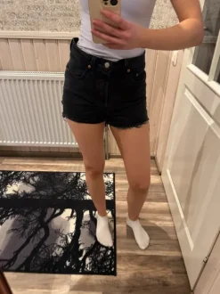 Levis farkkushortsit