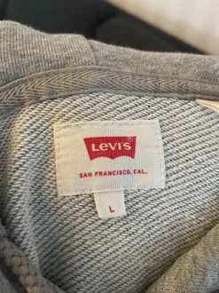 Levis huppari