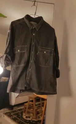 Levis kevyt kauluspaita