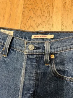 Levis ribcage straight W27