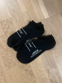 Levi’s sukat 2pack