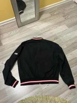 Lonsdale bomber takki