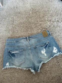 Low waist farkkushortist