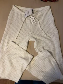 läpinäkyvät housut