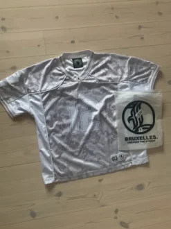 Lukamachain pelipaita