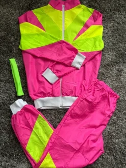 80-luvun tuulipuku/treeniasu