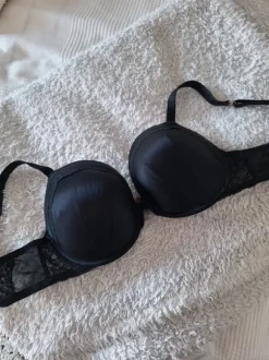 Marks & Spencer rintaliivit