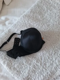 Marks & Spencer rintaliivit