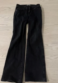 Matalavyötäröiset farkut