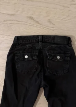 Matalavyötäröiset farkut