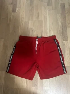 Mckenzie uimashortsit