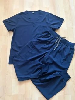 Medicininis kostiumėlis (apranga)Medicininė uniforma