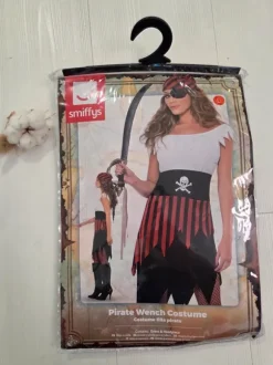 Merirosvoasu naisille koko L