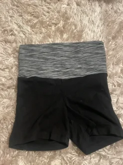 Micro foldover shortsit xs