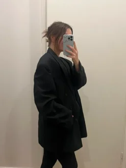 Miesten musta blaseri