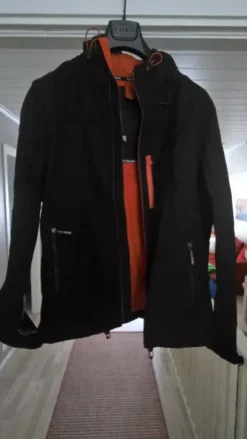 Miesten musta ulkoilutakki