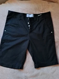 Miesten mustat farkkushortsit koko XL