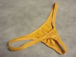 Miesten string-malliset uimahousut